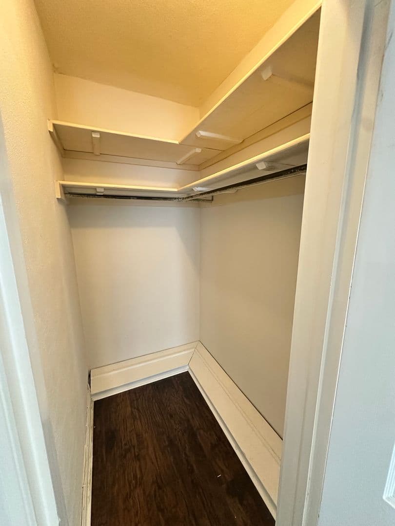 Savannah Apartment: 3411 Bull St
