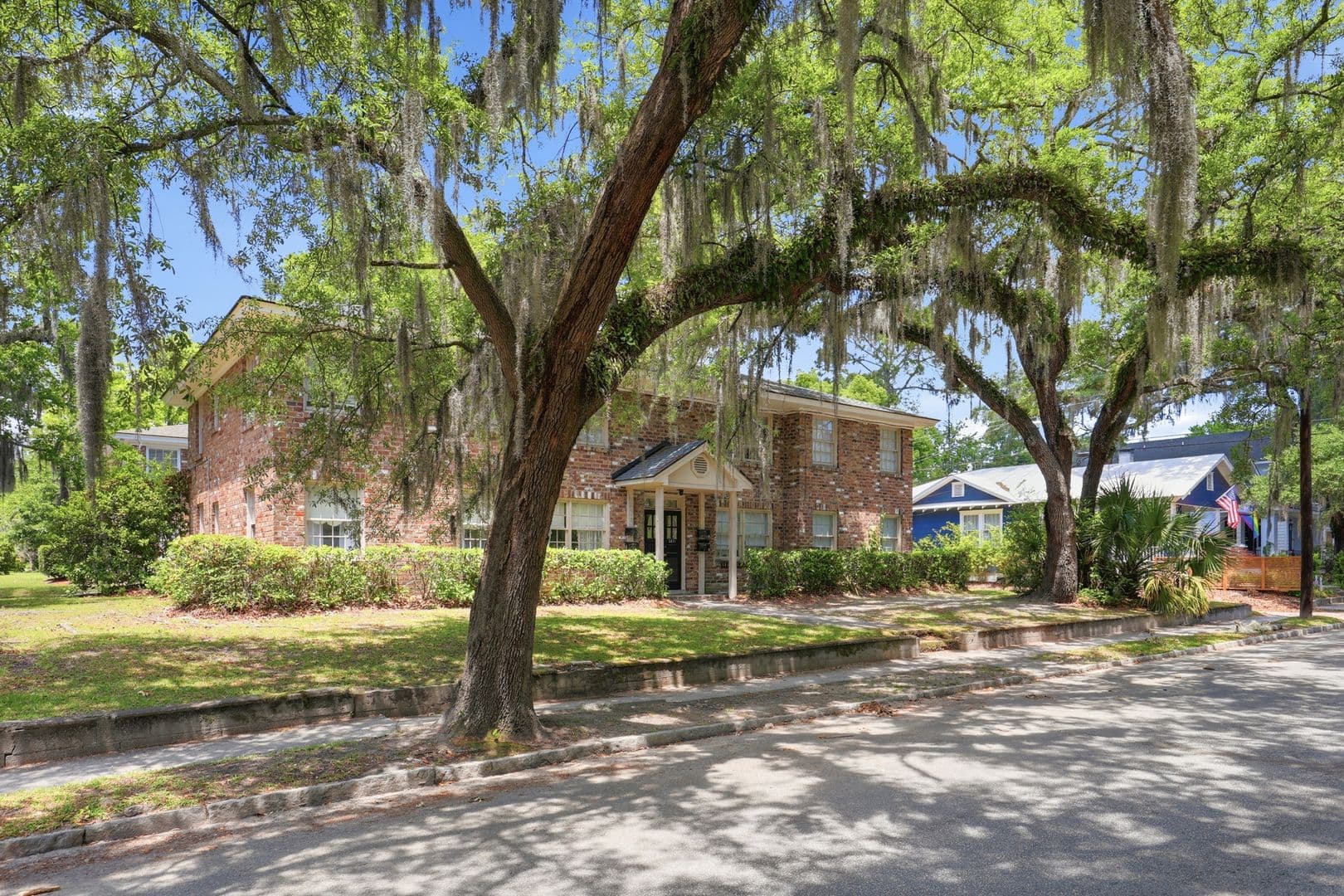 Savannah Apartment: 3411 Bull St