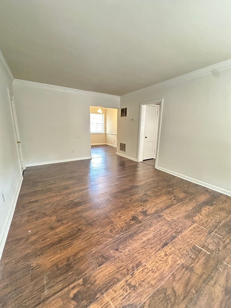 Savannah Apartment: 3411 Bull St