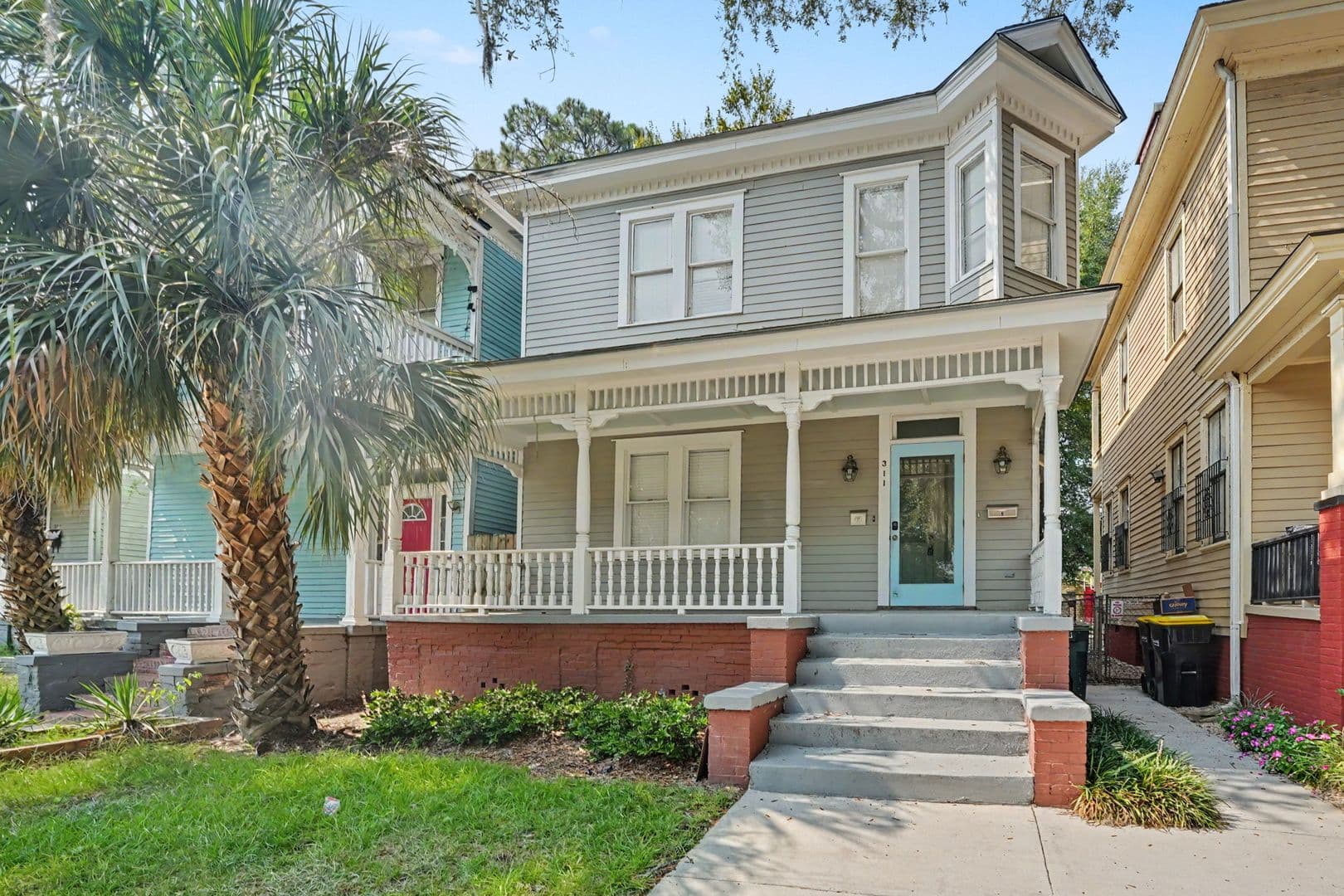 Savannah Apartment: 311 W 39th St