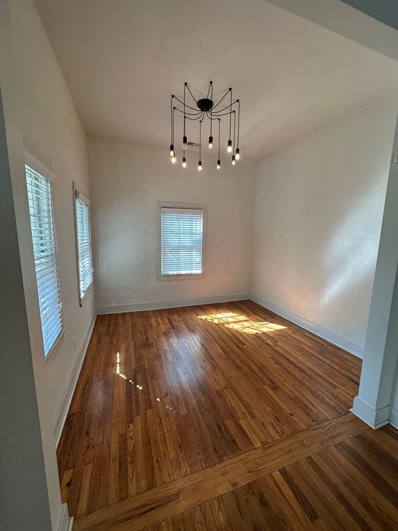 Savannah House: 614 E. Henry Street