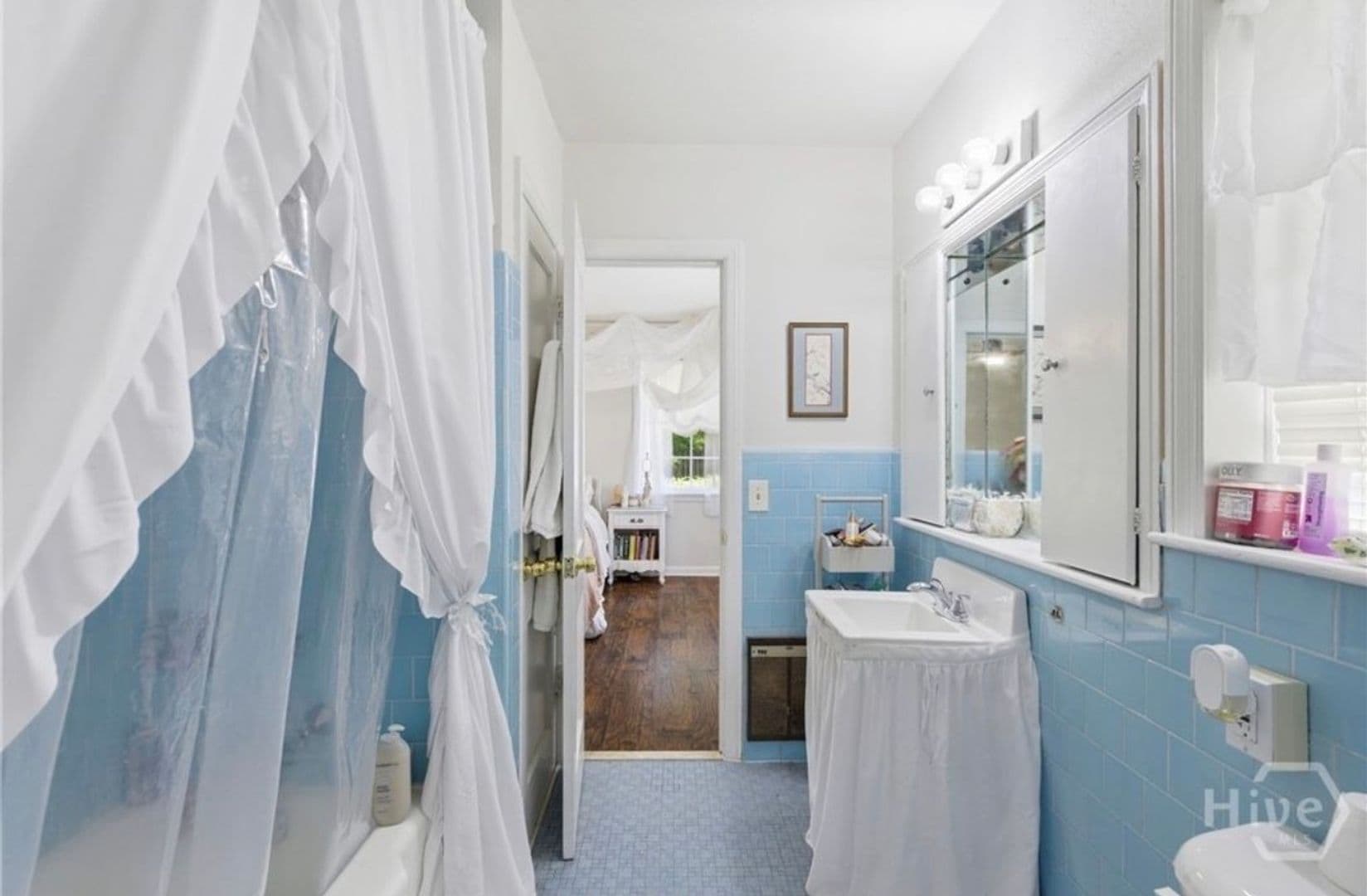 Savannah Apartment: 3411 Bull St