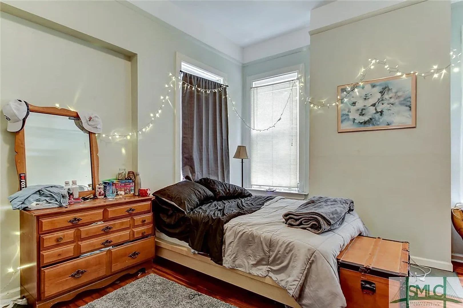 Savannah House: 109 1/2 W 37th St