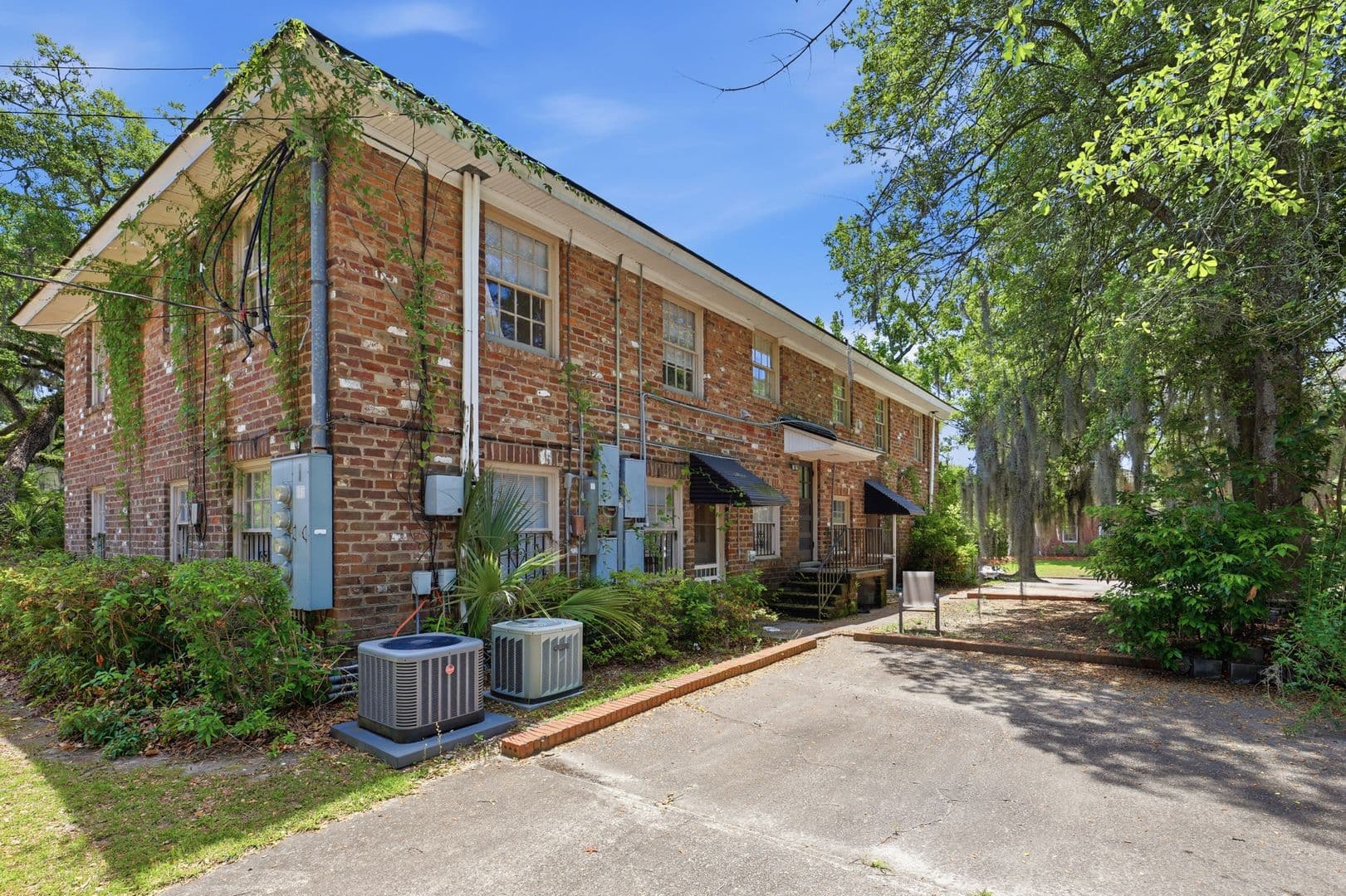 Savannah Apartment: 3411 Bull St