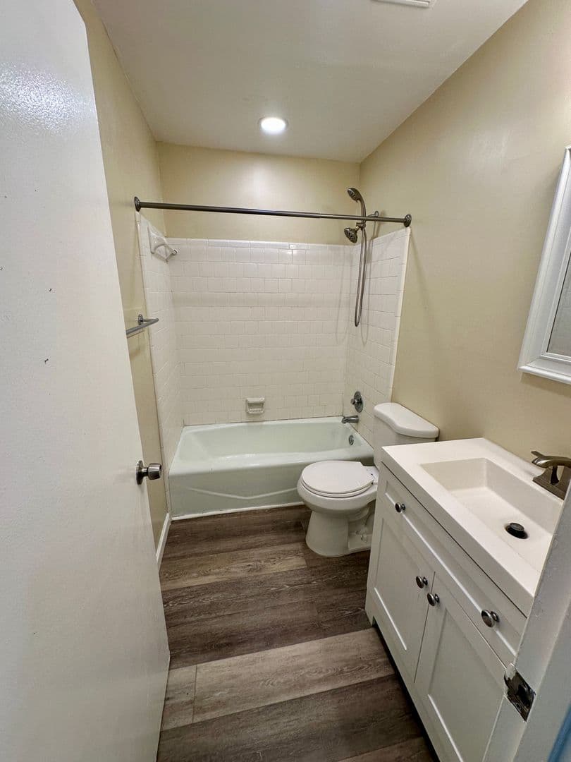 Savannah Apartment: 108 Woodhouse Lane