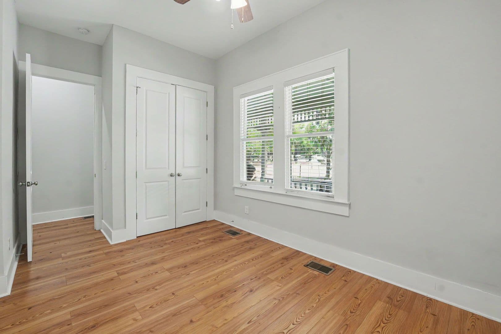 Savannah Apartment: 311 W 39th St