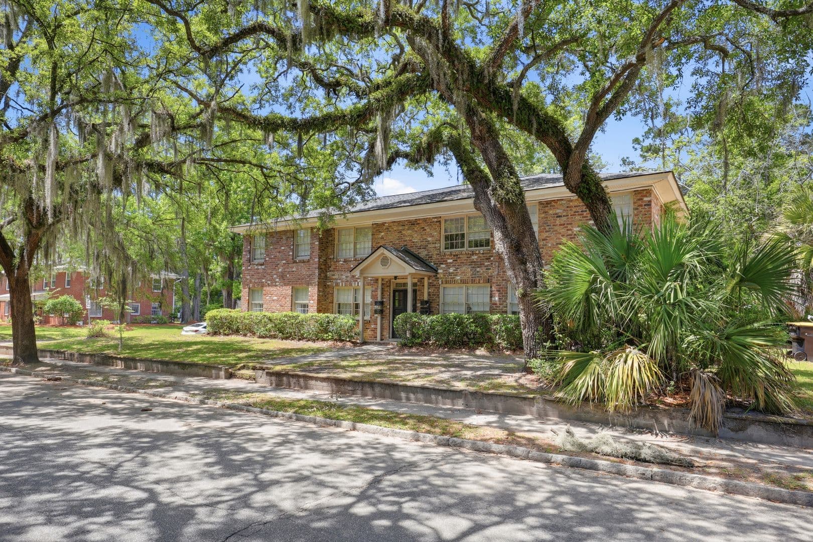 Savannah Apartment: 3411 Bull St