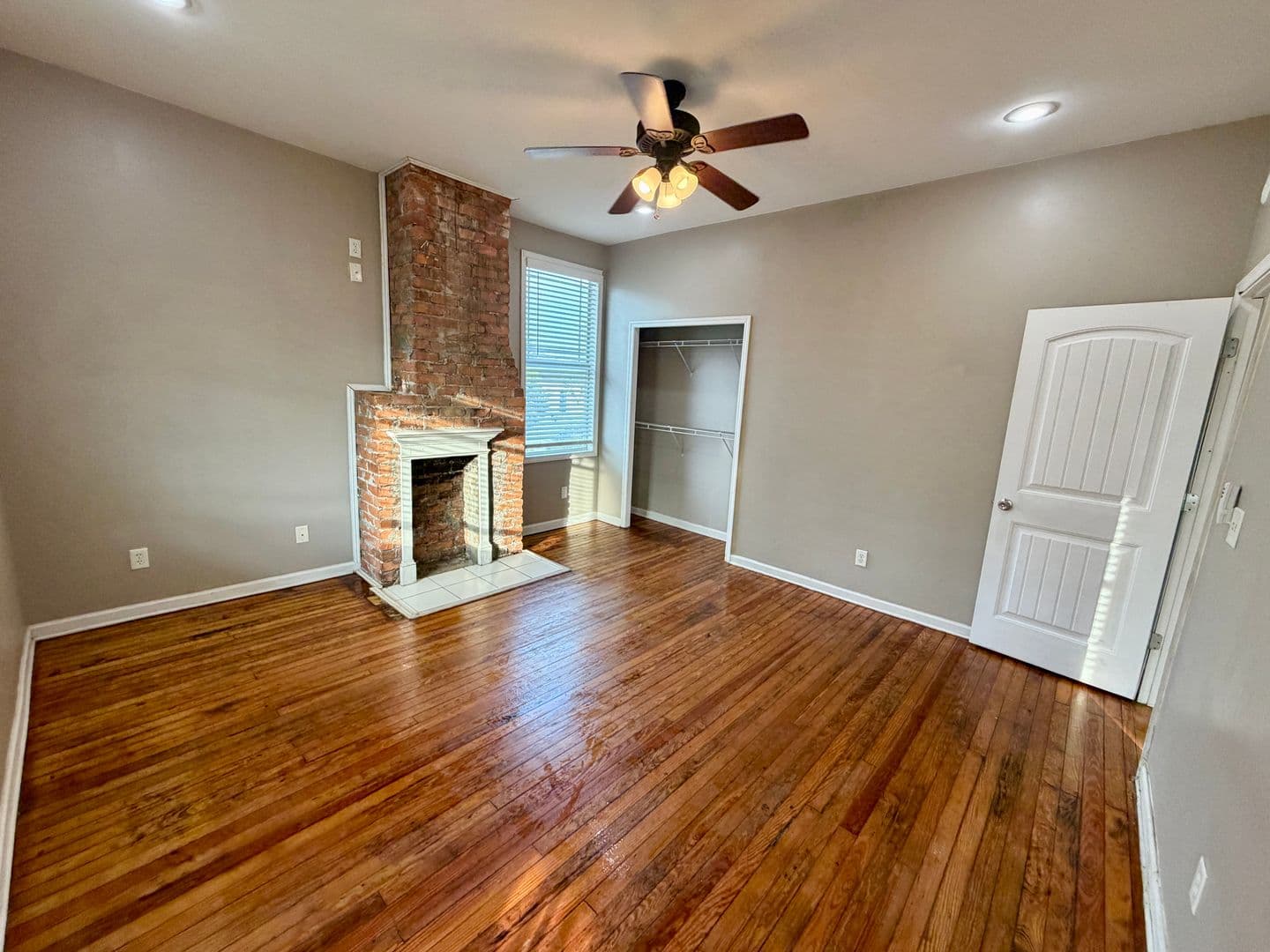 Savannah House: 1502 Price St Unit B