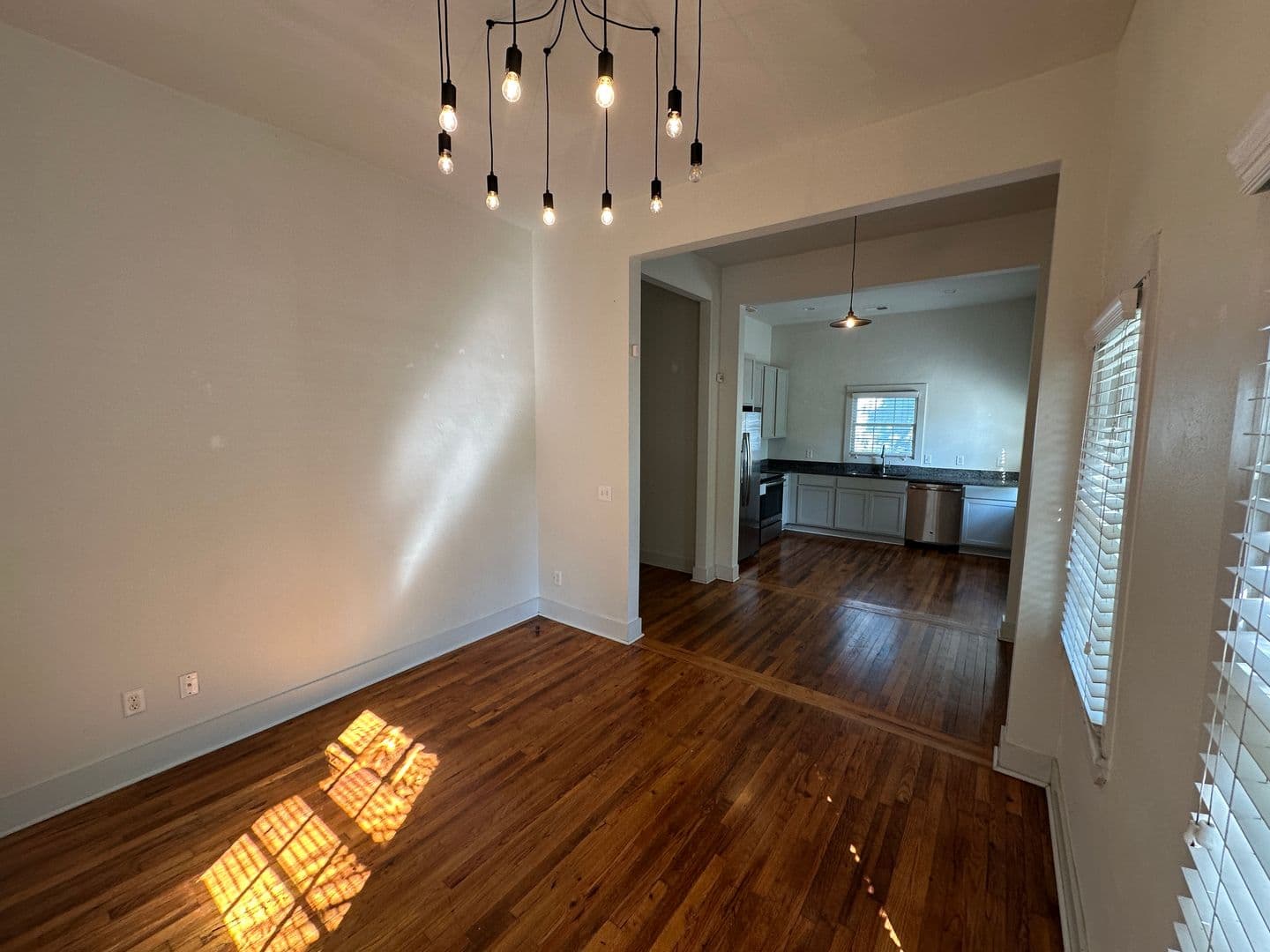 Savannah House: 614 E. Henry Street