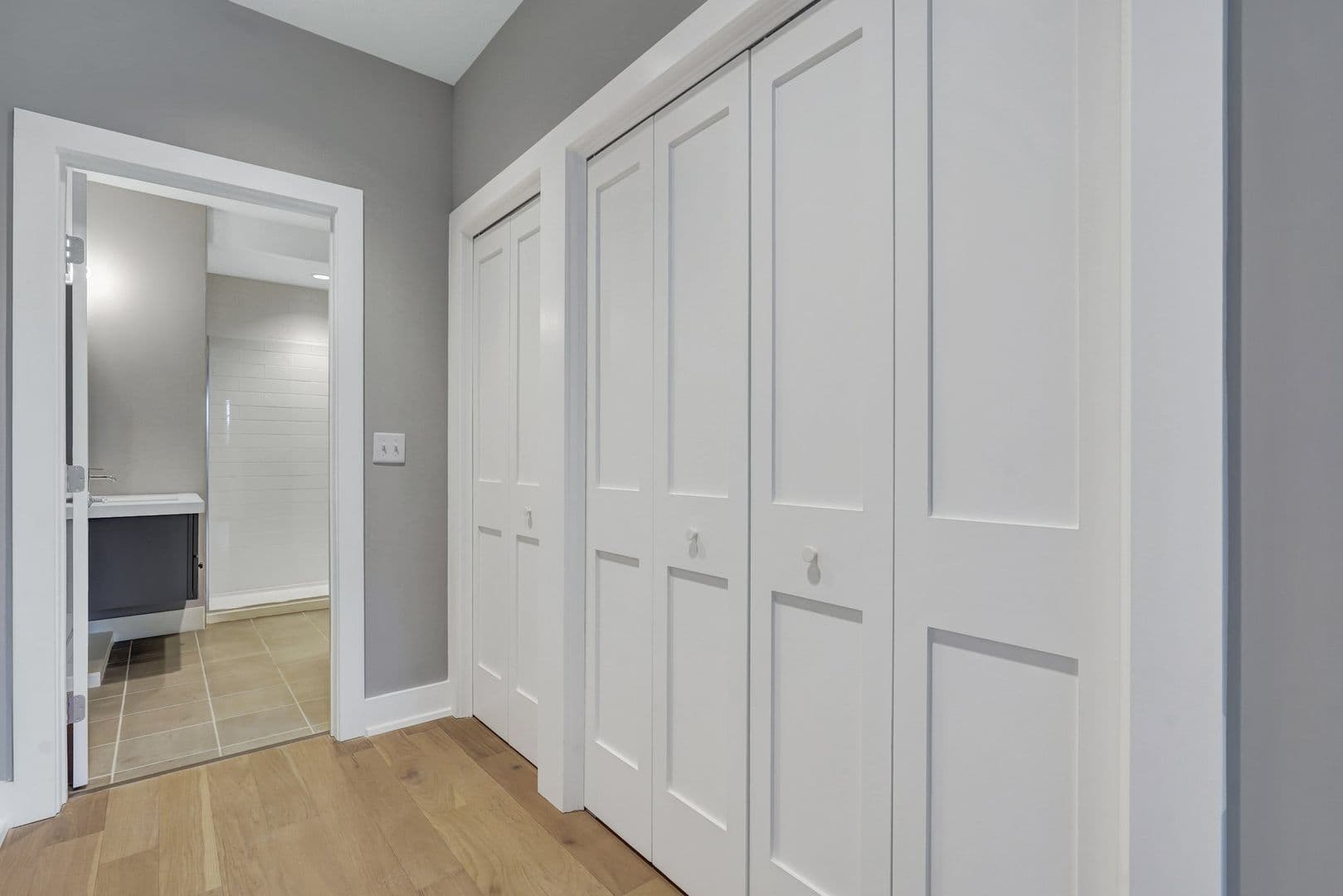 Savannah Apartment: 601 East 39th St