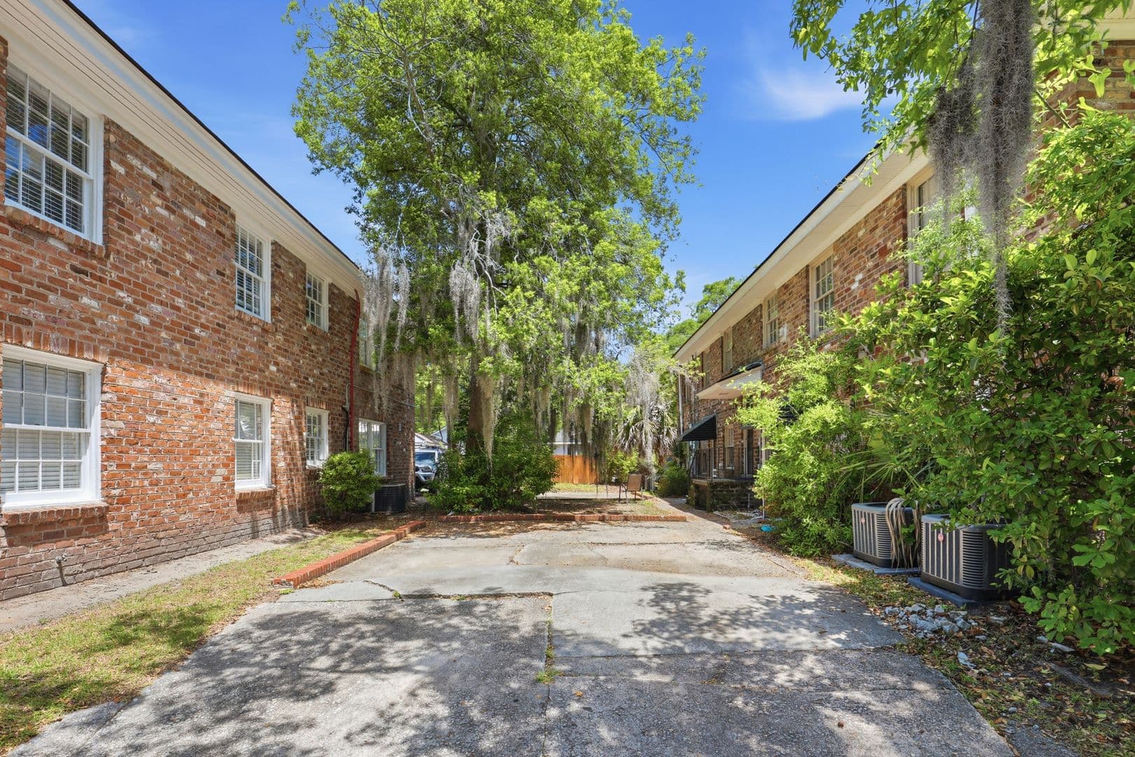 Savannah Apartment: 3411 Bull St