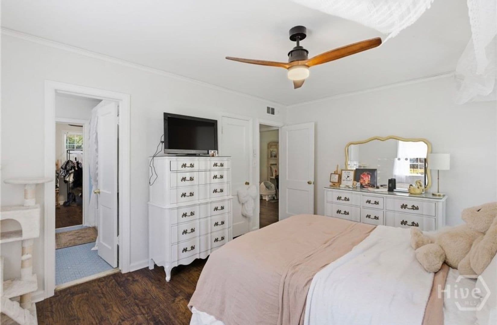 Savannah Apartment: 3411 Bull St