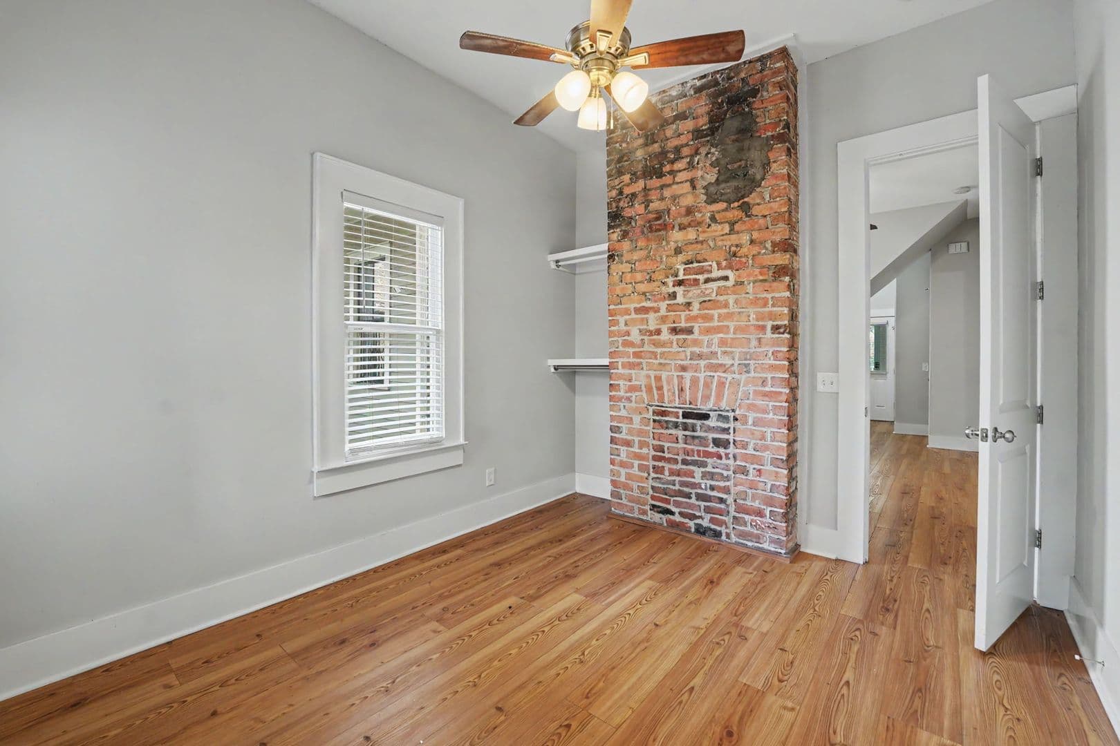 Savannah Apartment: 311 W 39th St