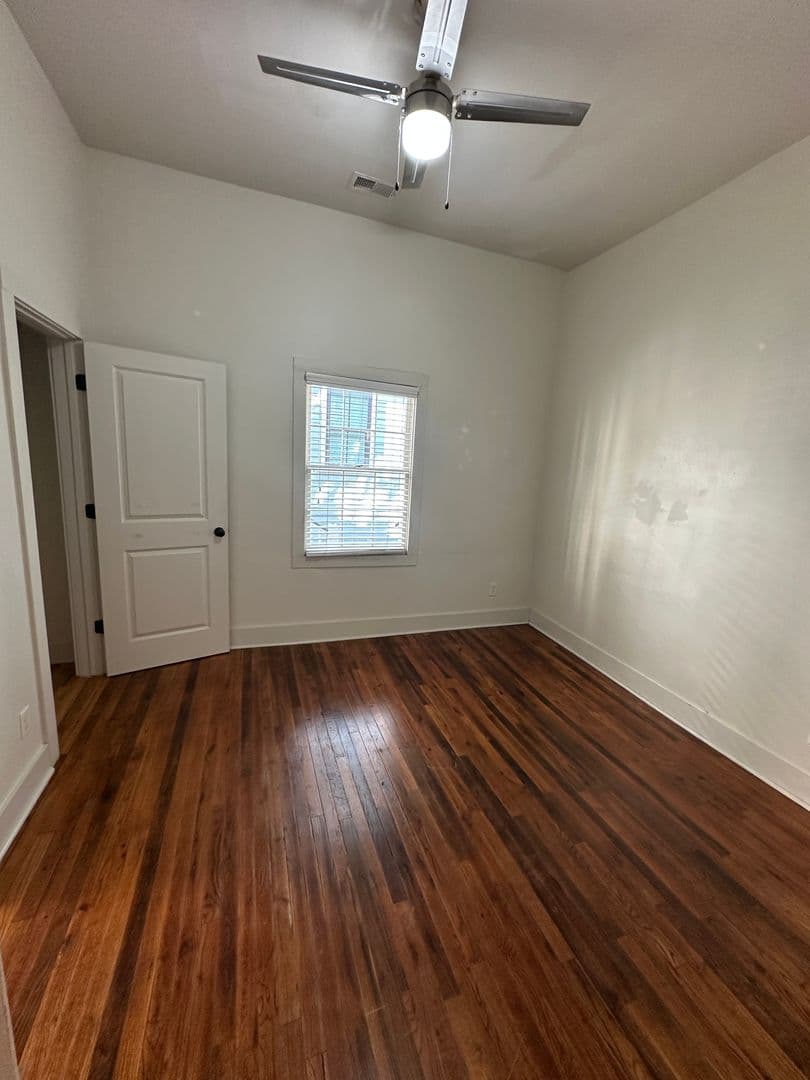 Savannah House: 614 E. Henry Street