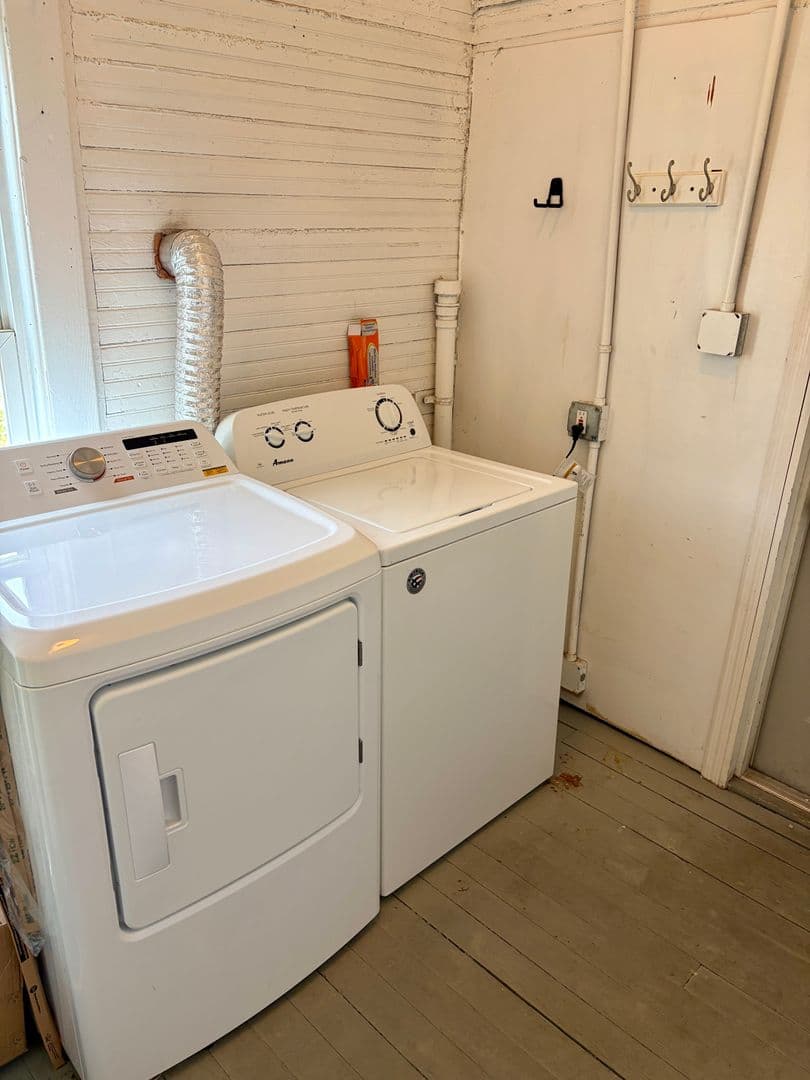 Savannah Apartment: 1016 E Anderson St