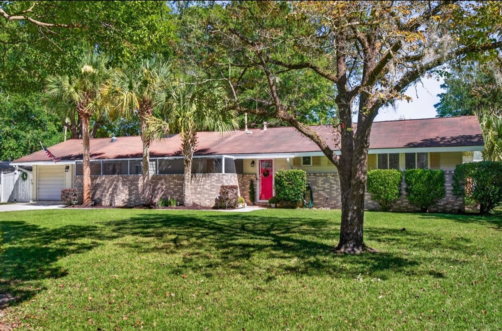 Savannah House: 1 Joyce Ct.