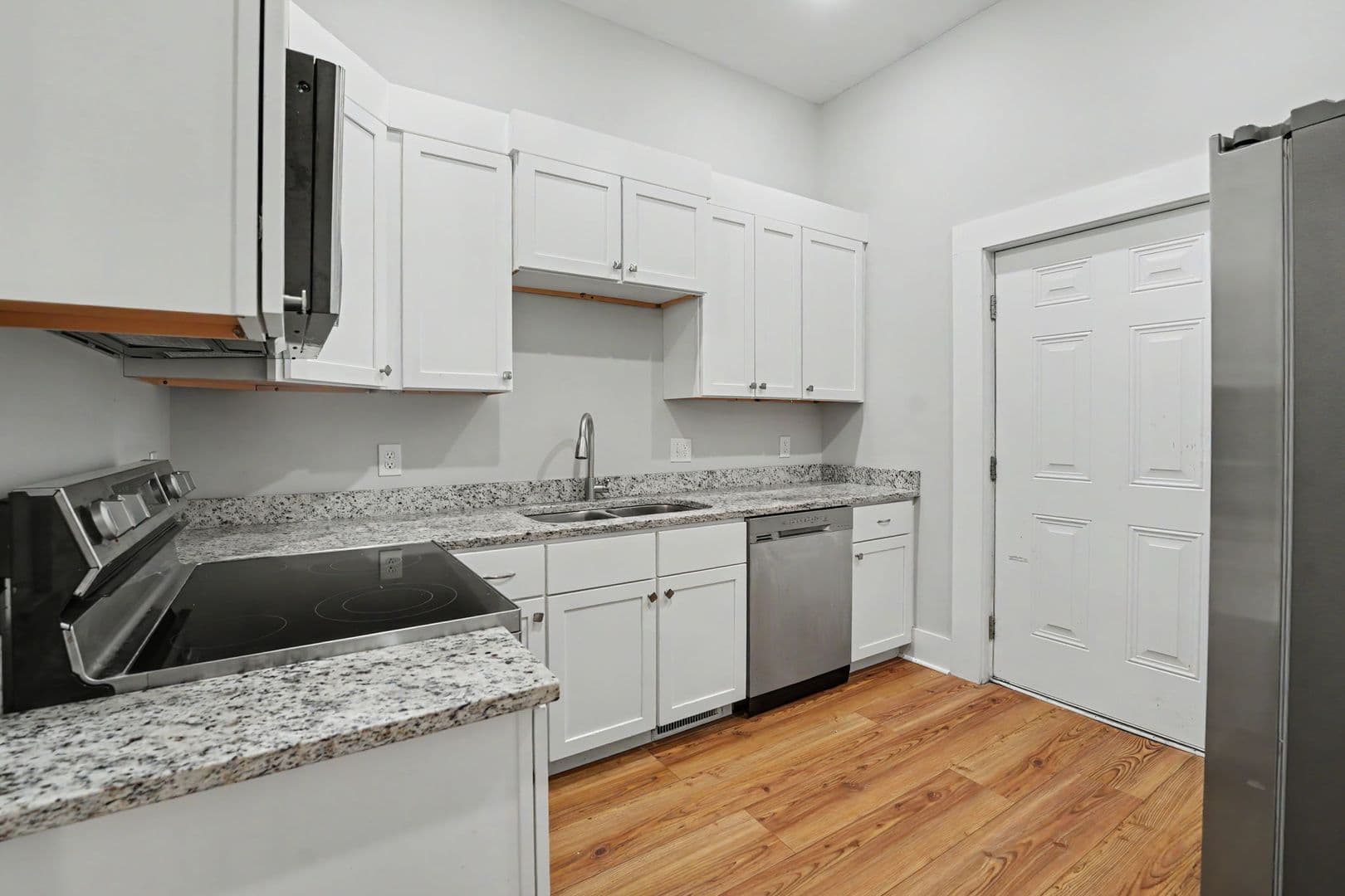 Savannah Apartment: 311 W 39th St