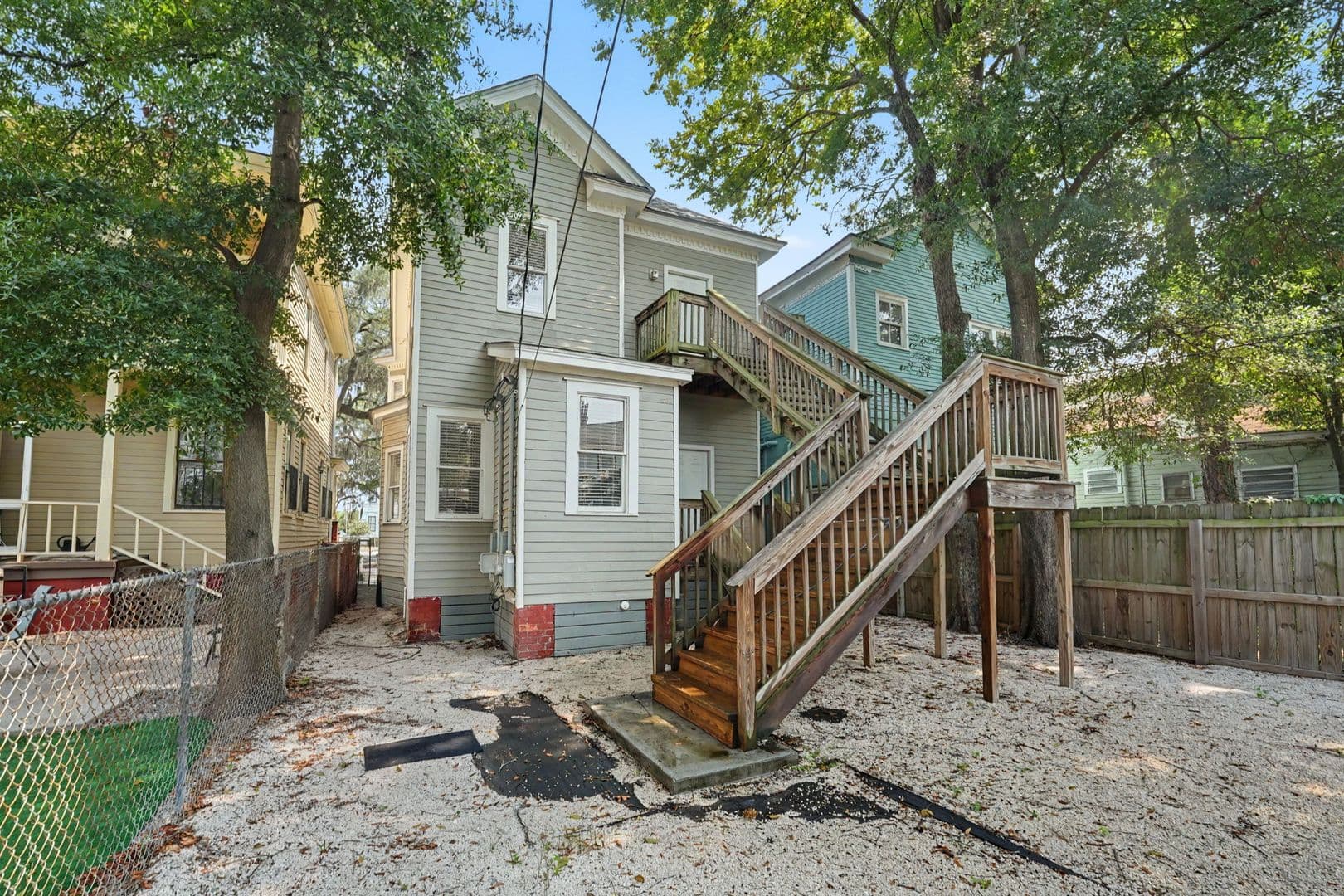 Savannah Apartment: 311 W 39th St