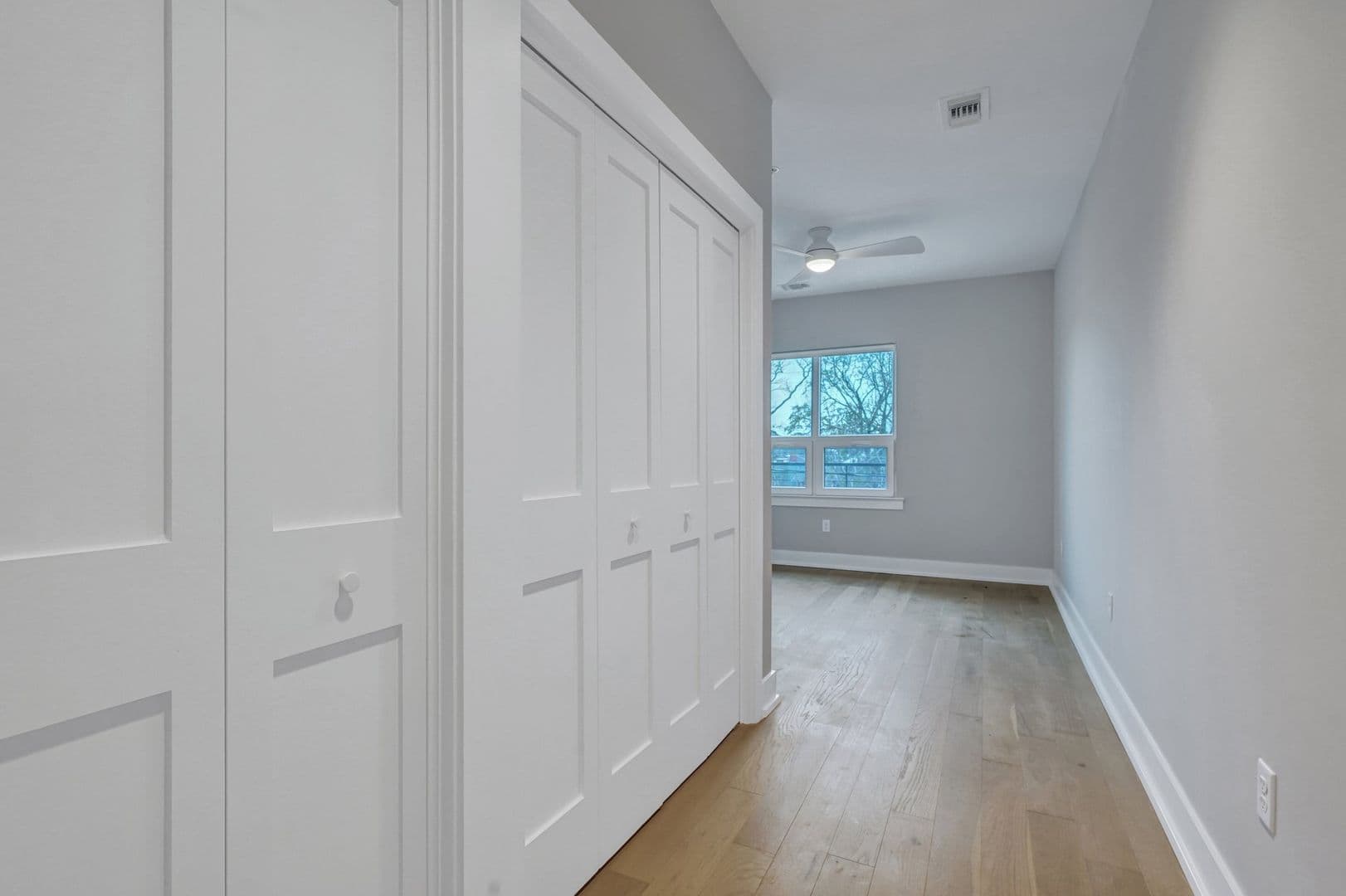 Savannah Apartment: 601 East 39th St