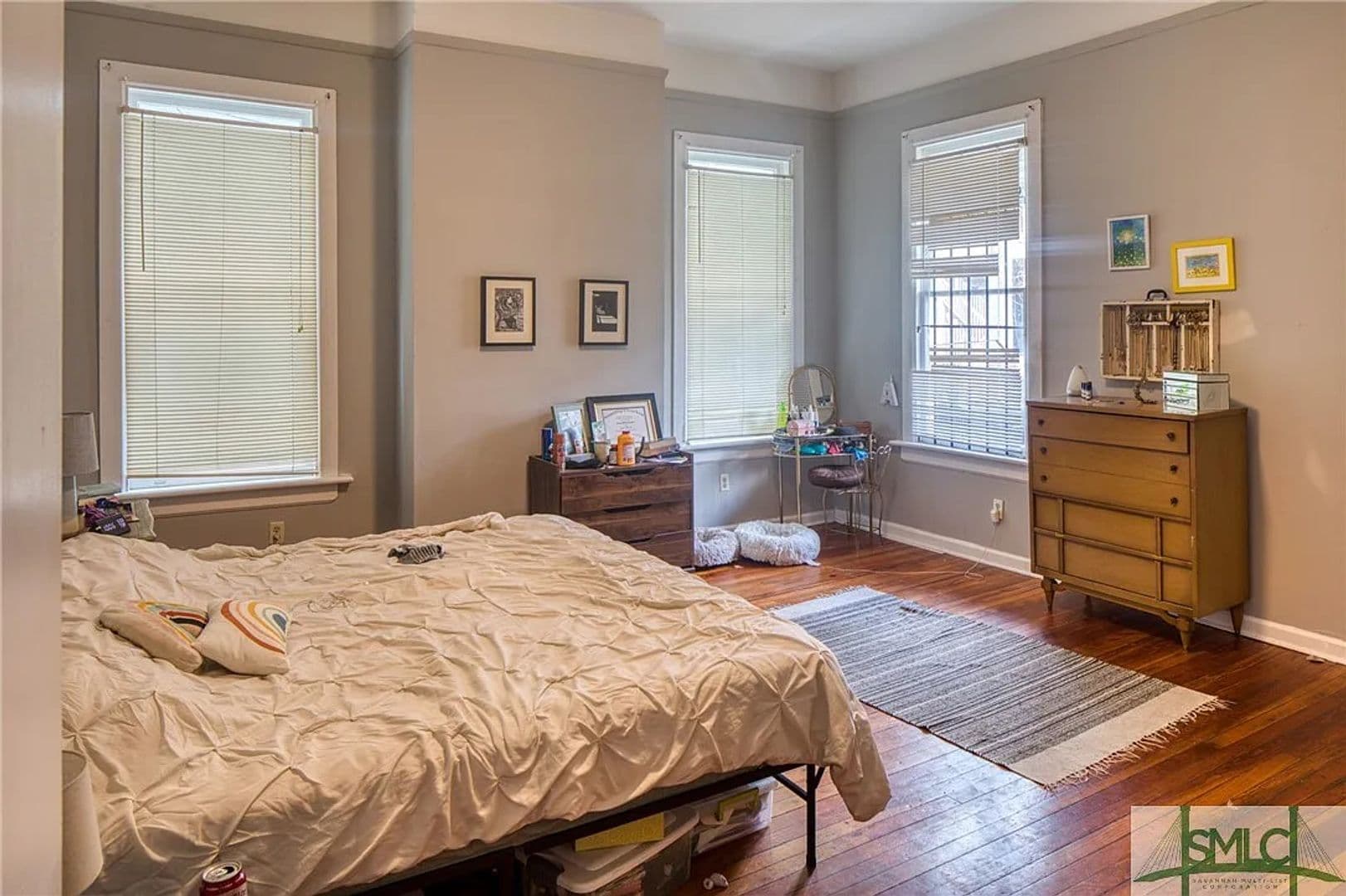 Savannah House: 109 W 37th St