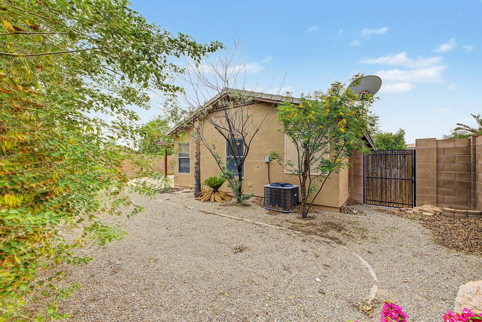 Maricopa House: 43540 W Bedford Dr