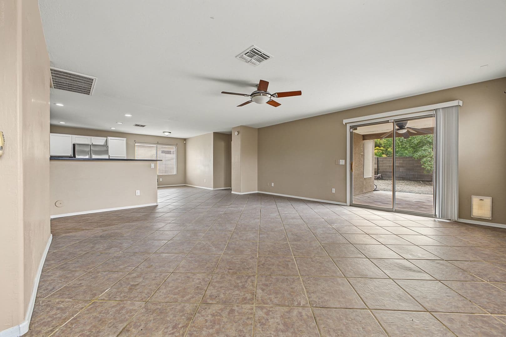 Maricopa House: 43540 W Bedford Dr