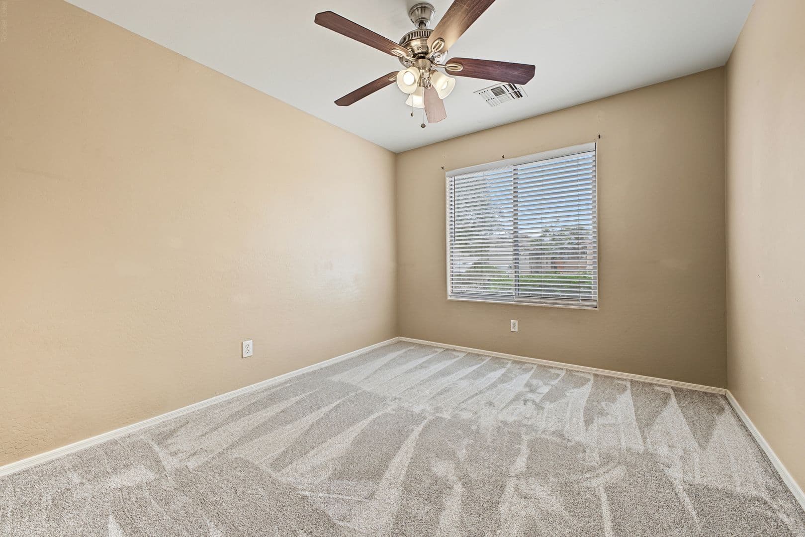 Maricopa House: 43540 W Bedford Dr