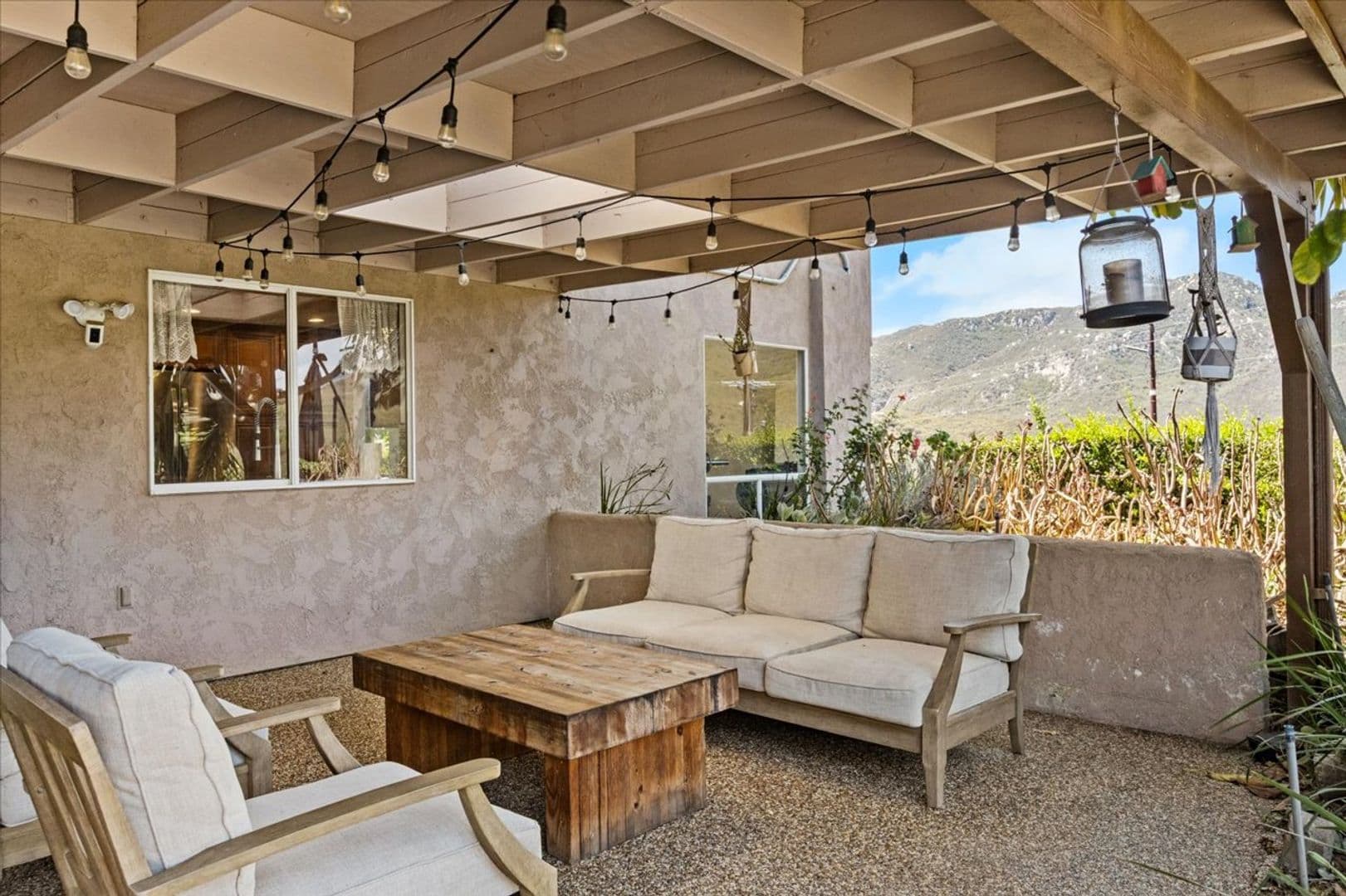 Escondido House: 10028 Del Dios