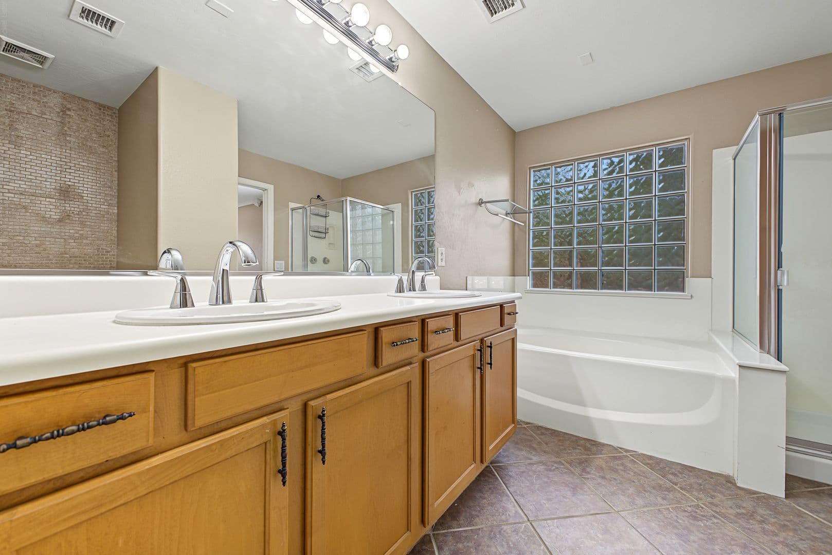 Maricopa House: 43540 W Bedford Dr