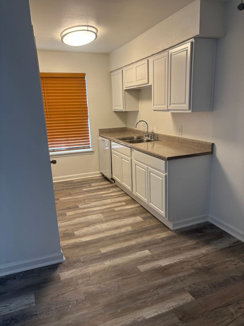 Galveston Apartment: 2828 61st Street