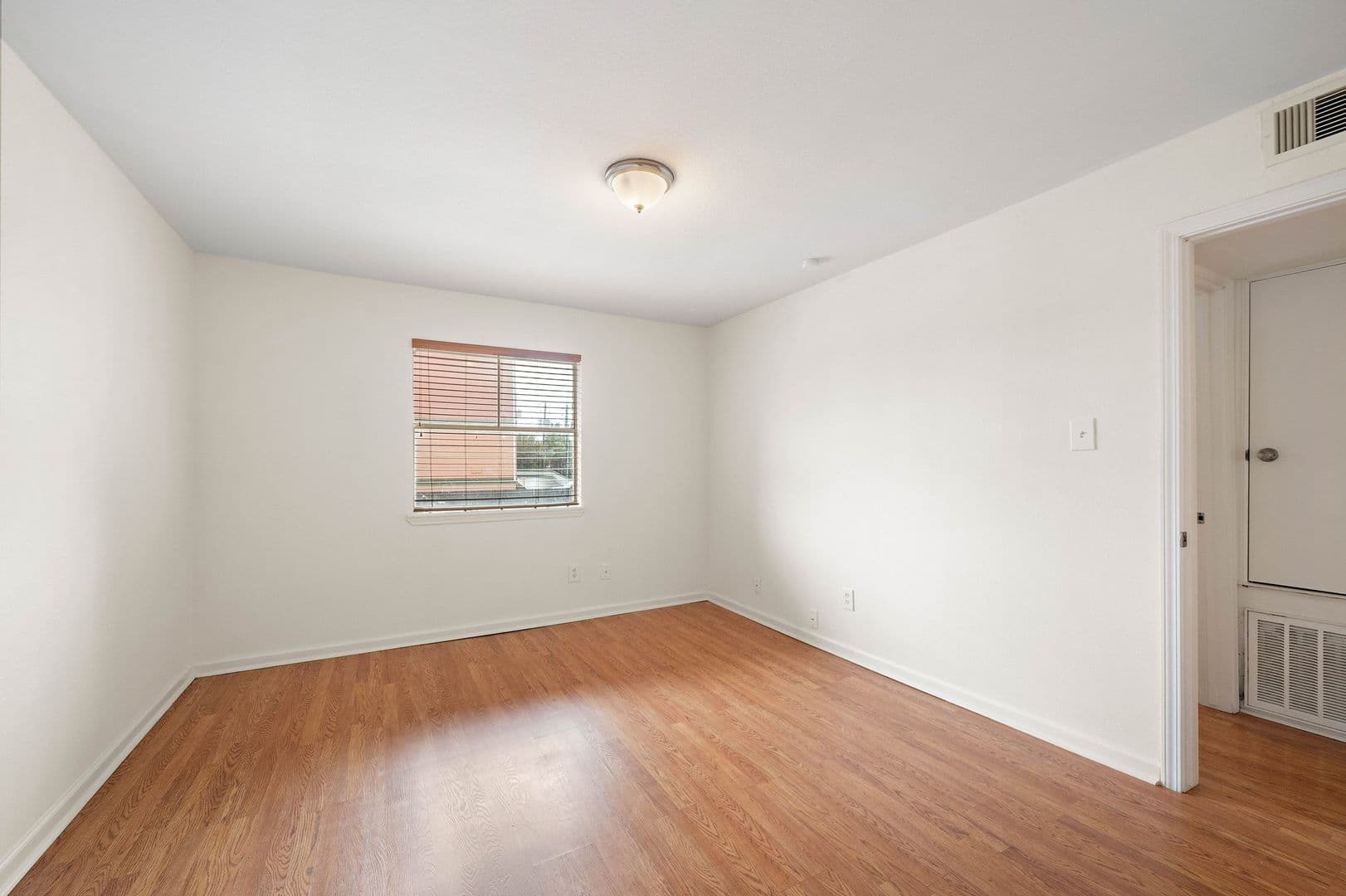 Galveston Apartment: 2828 61st Street