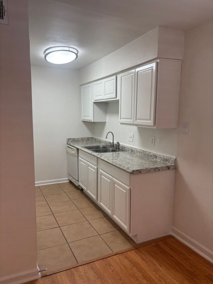 Galveston Apartment: 2828 61st Street