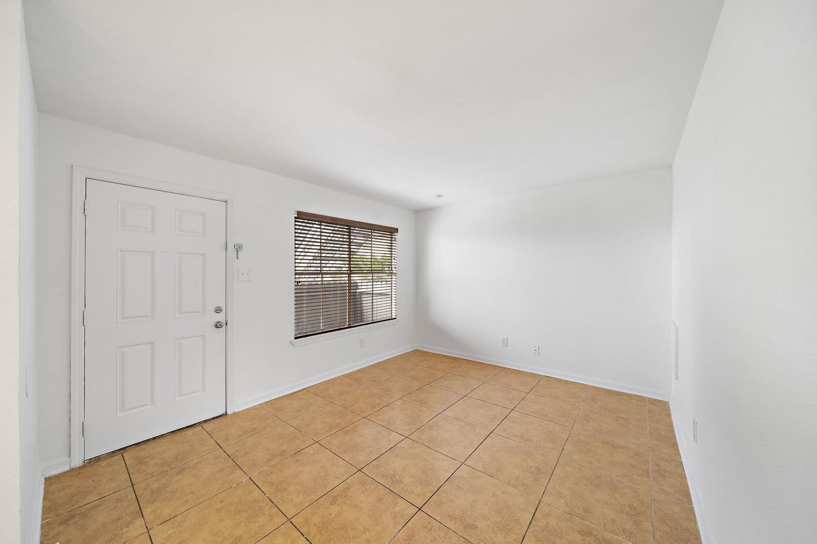 Galveston Apartment: 2828 61st Street