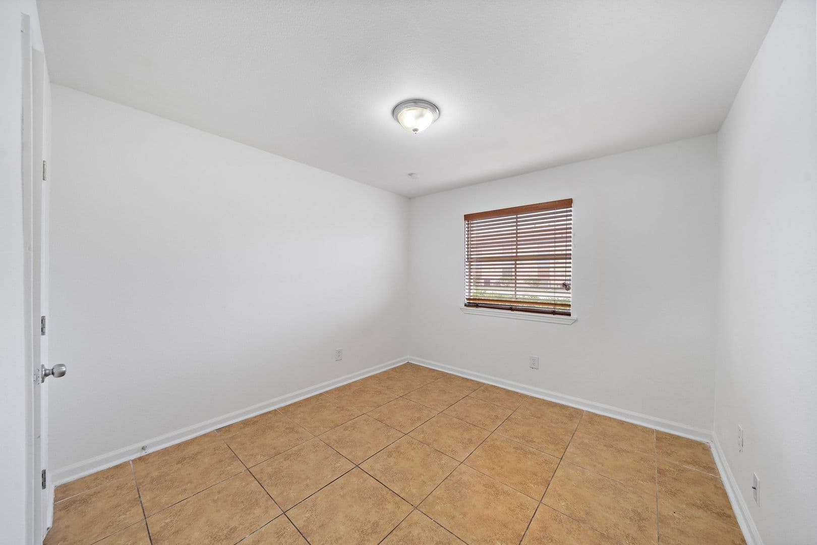 Galveston Apartment: 2828 61st Street