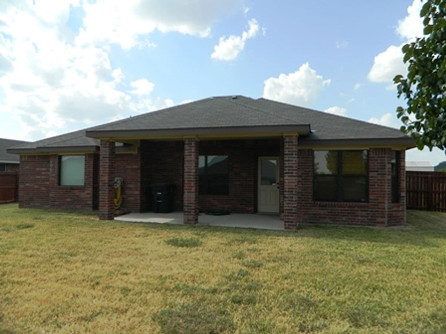 Killeen House: 210 Viola Dr.
