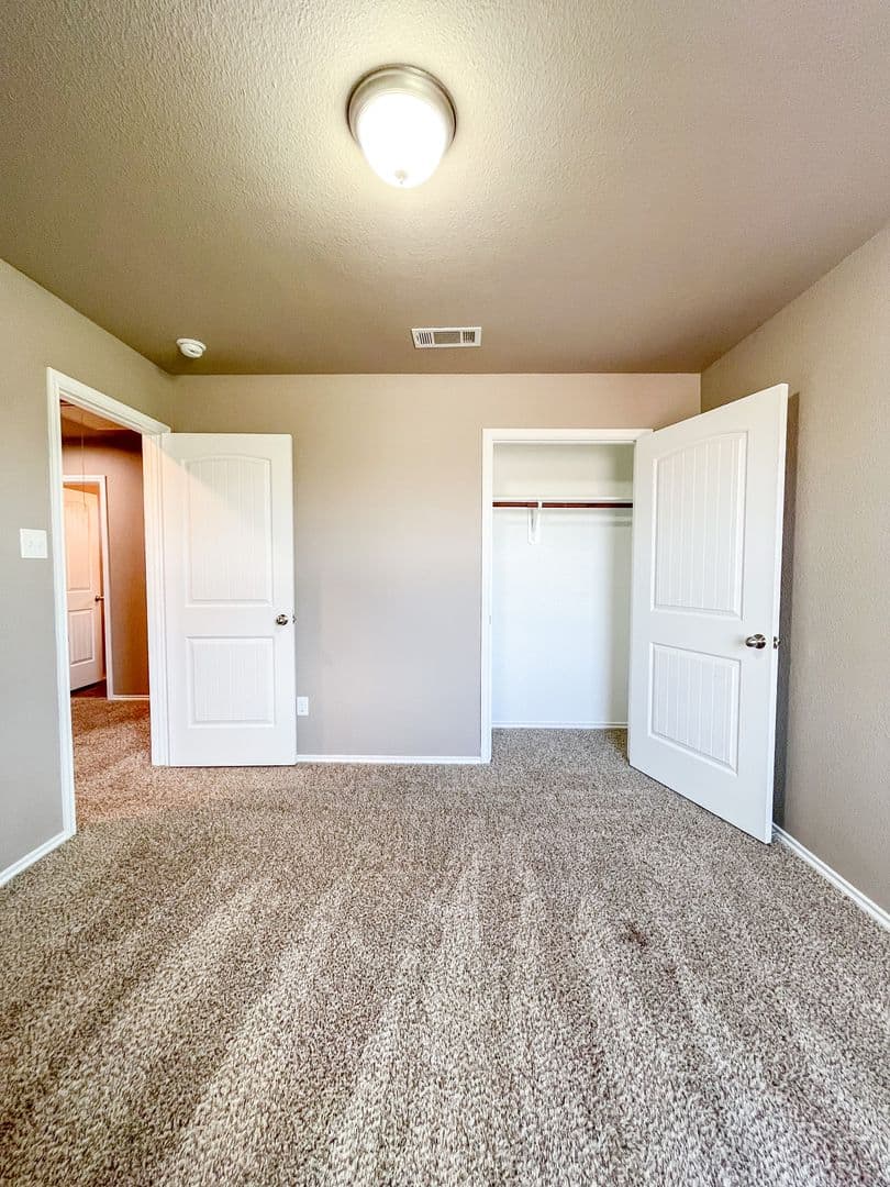 Killeen House: 2200 Bald Eagle Ct