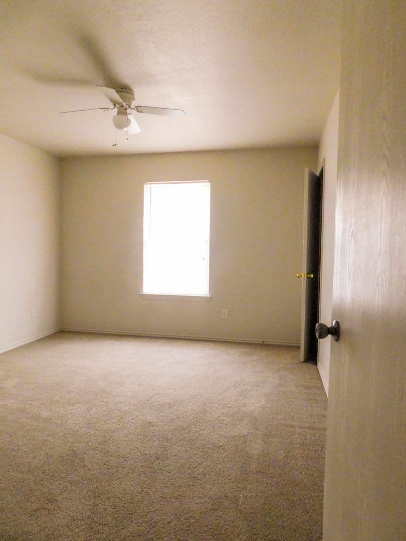 Copperas Cove Apartment: 308 Creek St.