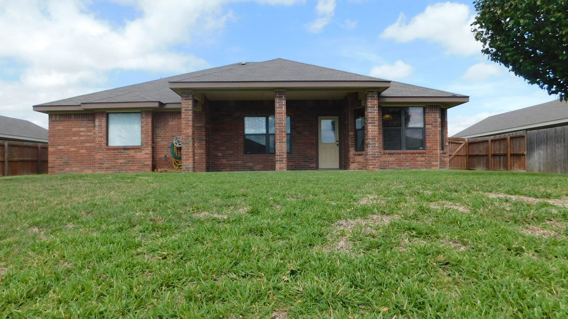 Killeen House: 210 Viola Dr.