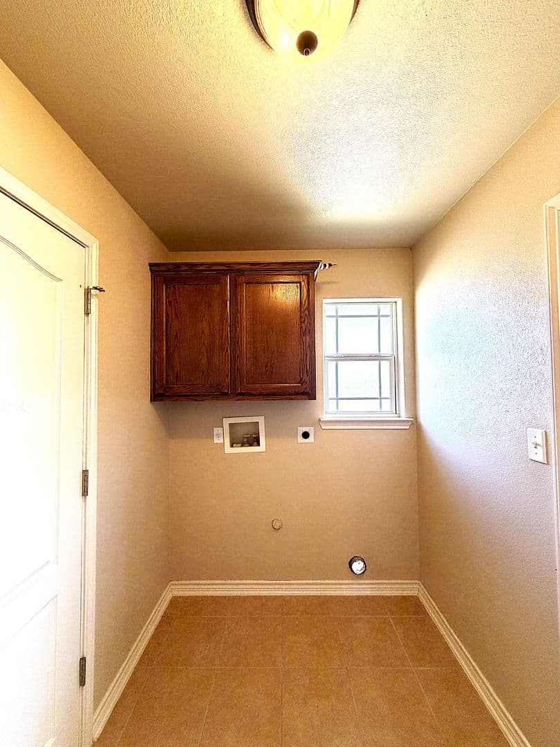 Killeen House: 302 Hedy Dr