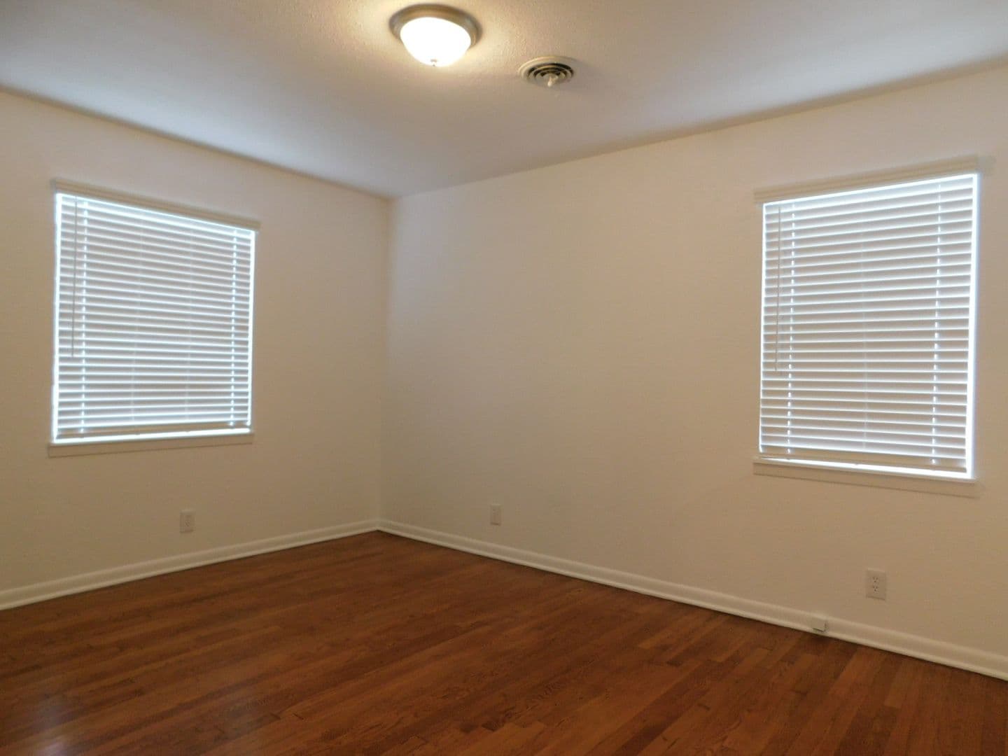 Killeen House: 1100 Estes Dr