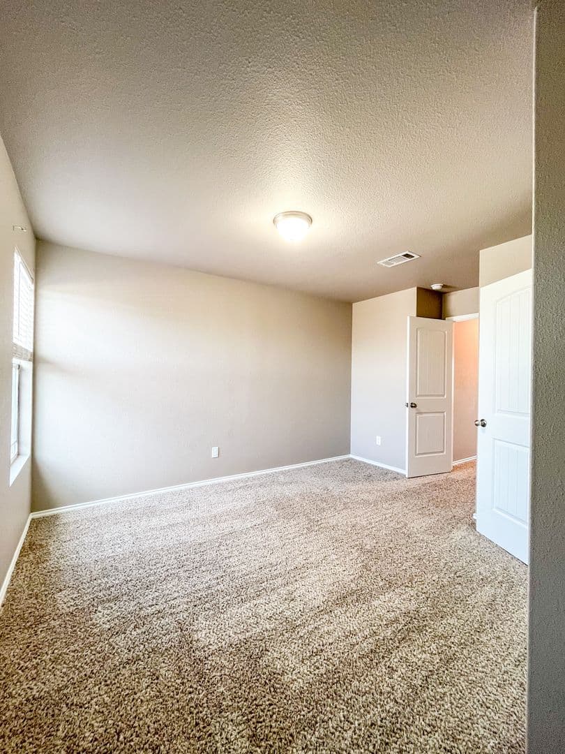 Killeen House: 2200 Bald Eagle Ct