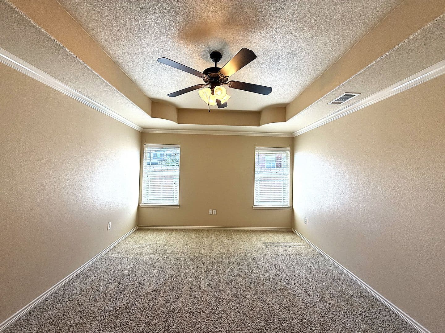 Killeen House: 302 Hedy Dr