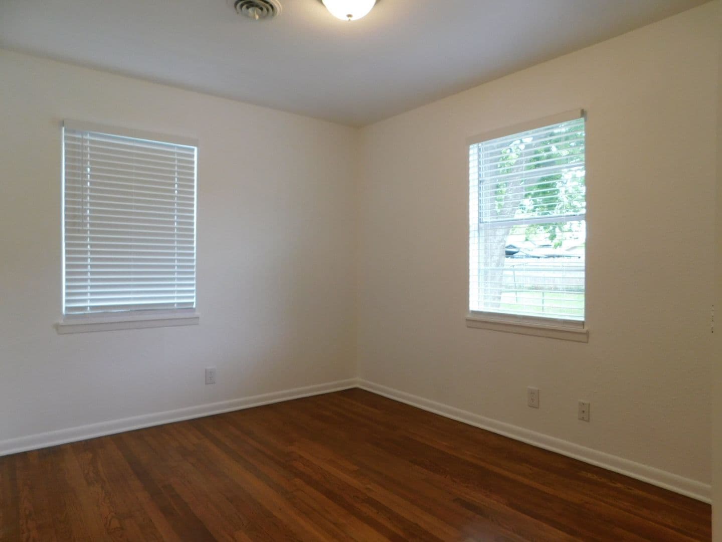 Killeen House: 1100 Estes Dr