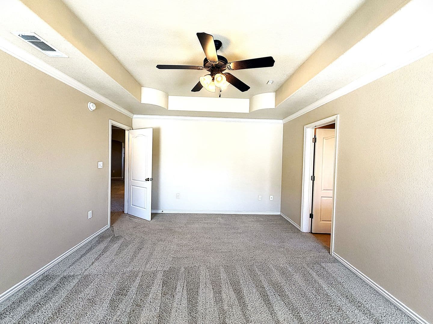 Killeen House: 302 Hedy Dr