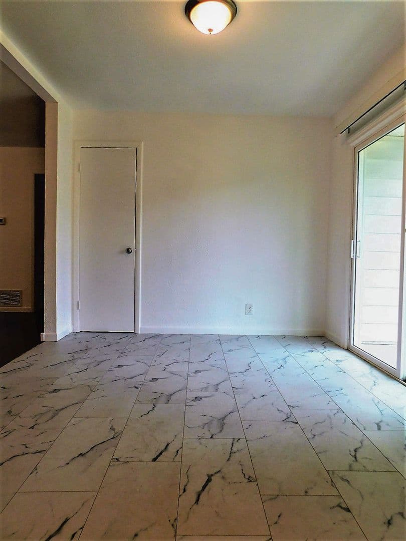 Killeen House: 1100 Estes Dr