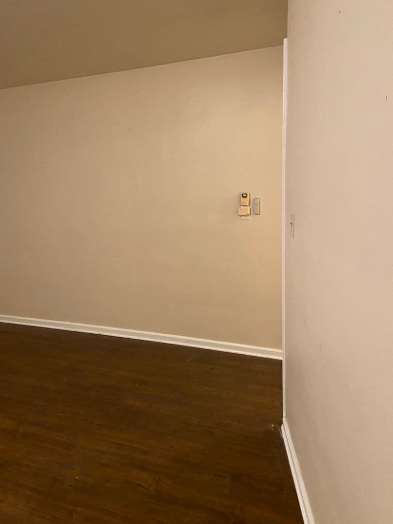 Astoria Apartment: 1418 Commercial St