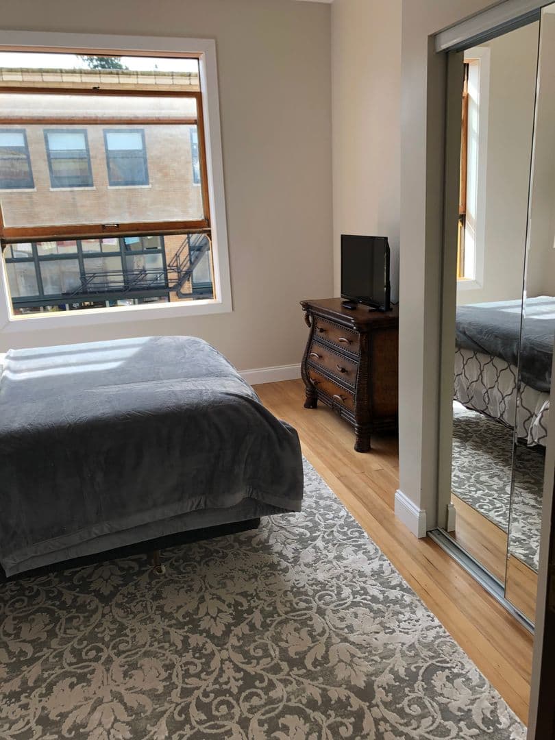 Astoria Apartment: 351 14th Street - Apt 5
