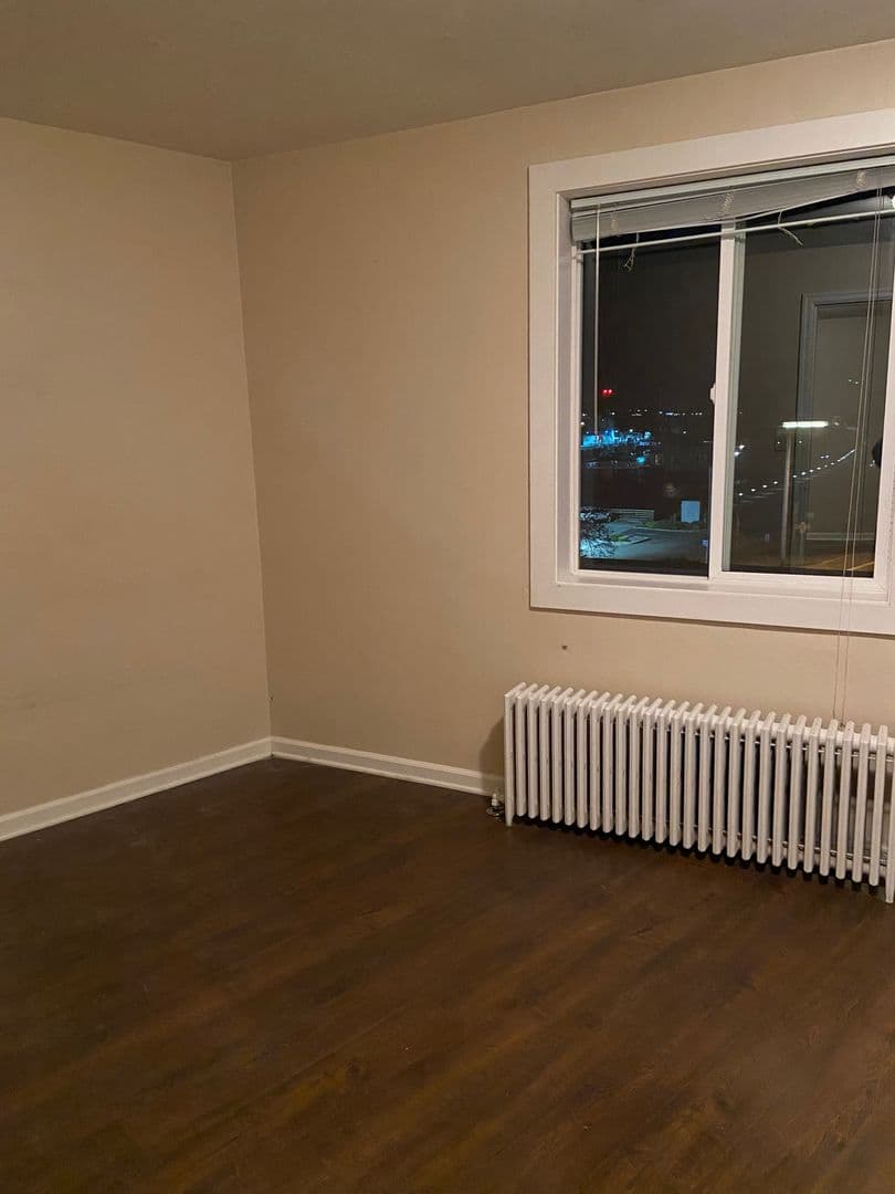 Astoria Apartment: 1418 Commercial St