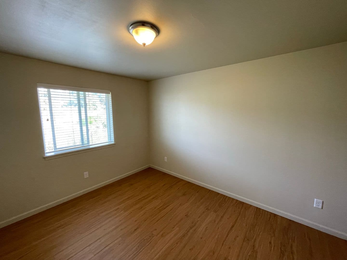 Astoria Apartment: 2031-2035 5th Street