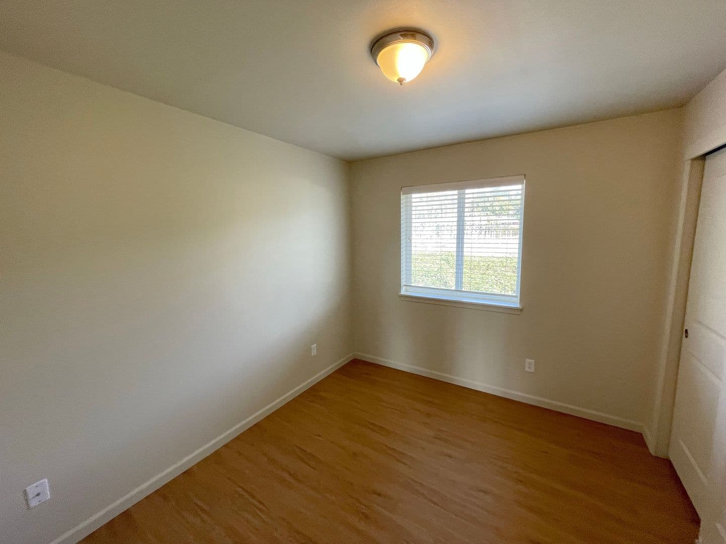 Astoria Apartment: 2031-2035 5th Street